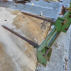 3pt Bale Spear, *Will Also Fit a John Deere 148 Loader Hookups
