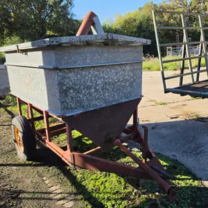 Heider Model 2 Galvanized Auger Wagon, 540 PTO, 7.50-18 Tires on 6 Bolt Rims, Cover, SN: 631064, Has