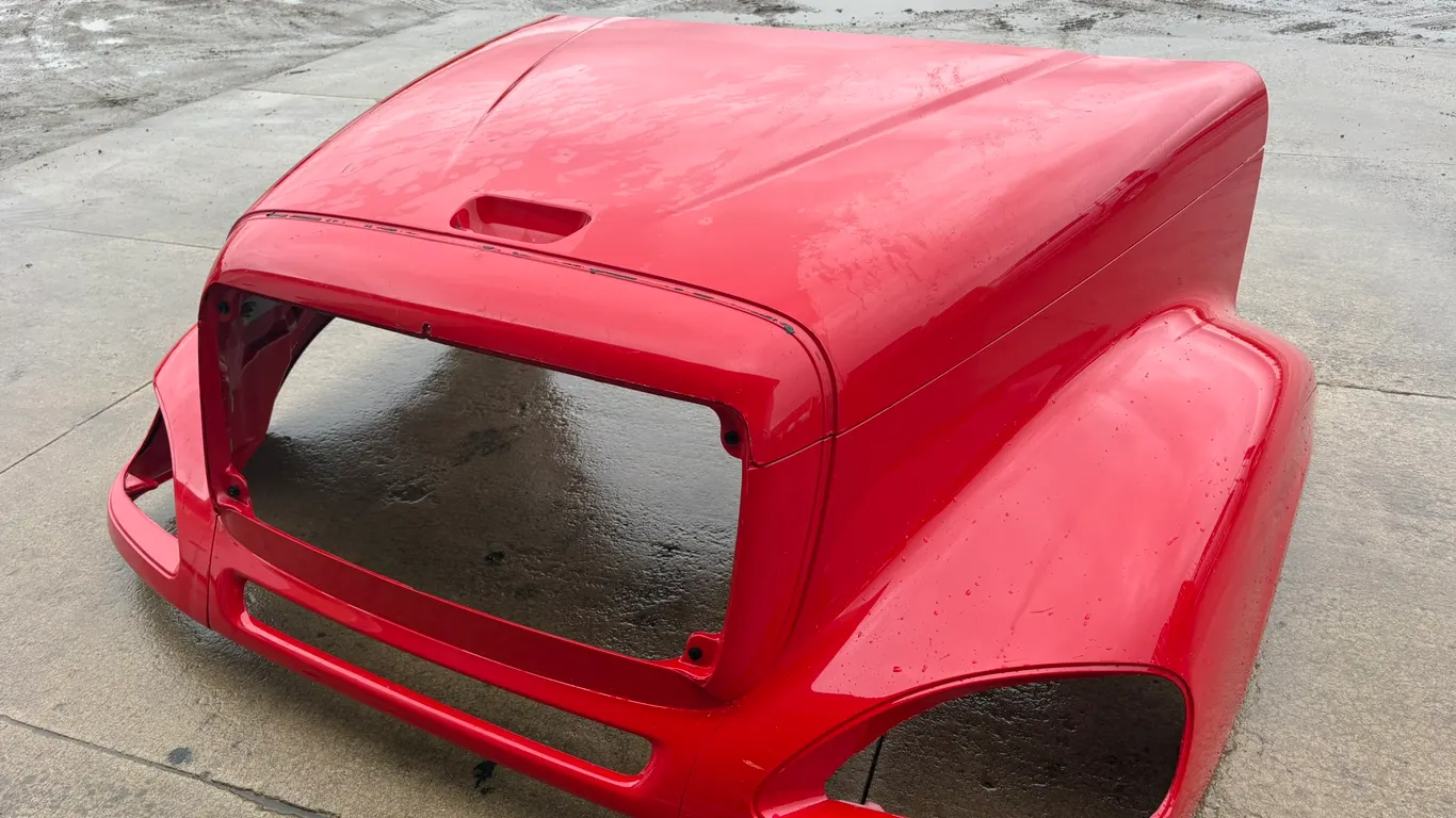 Freightliner Columbia 120 Hood, off of 2012