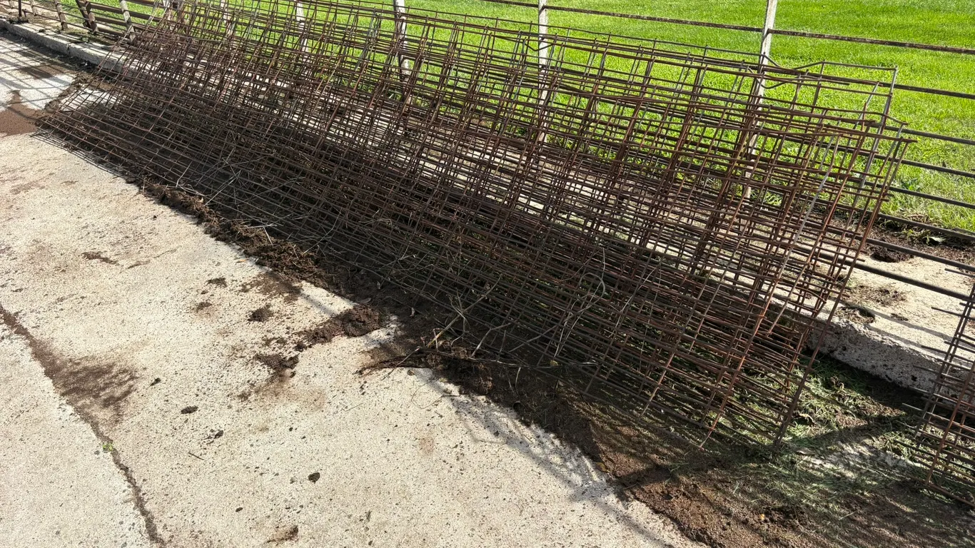 (11) Wire Hog Panels, 16’, Buying All For One Money