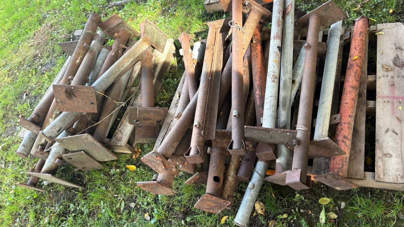 Hog Gate Posts, Approx (28), mostly 43” Tall, Buying All For One Money