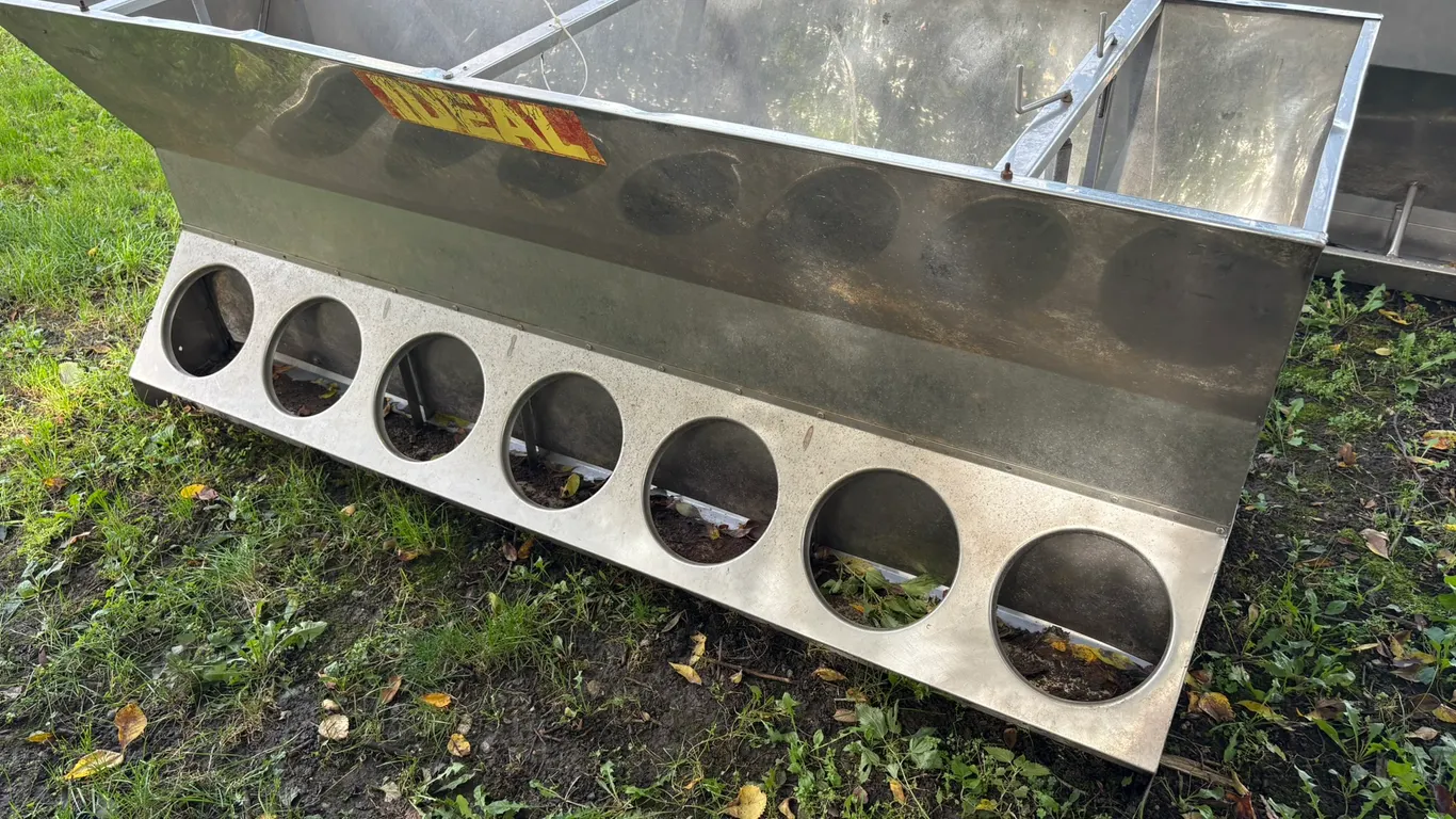 (1) Ideal Stainless Steel Pig Feeder, 29”x84”, Double Sided
