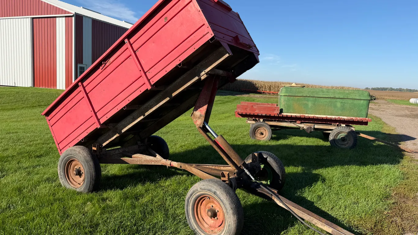 Grain Wagon, Steel Box, End Dump, Minnesota Running Gear, Tires Hold Air, Hydraulic Lift Works But B