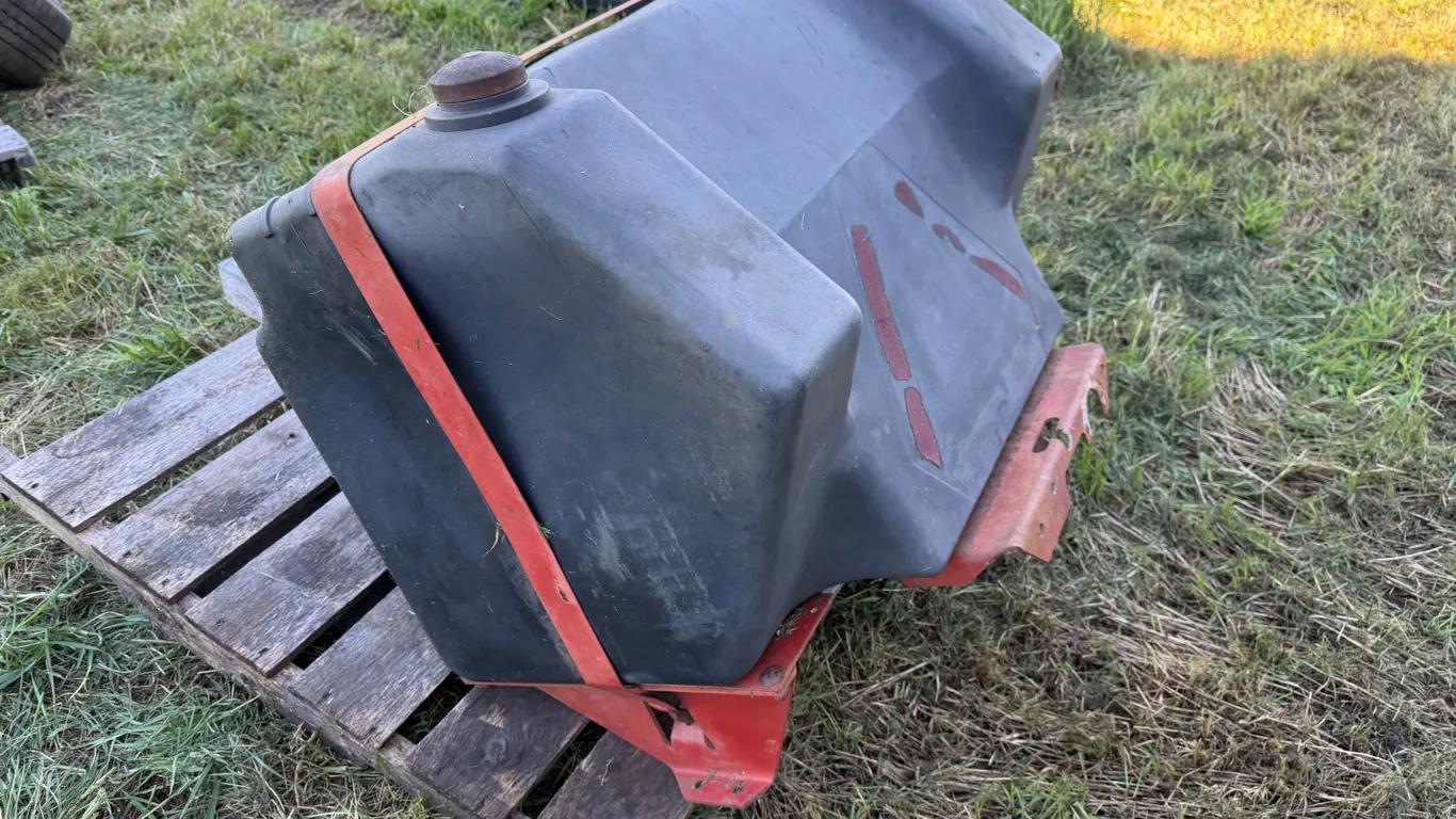 Fuel Tank Off International 1086