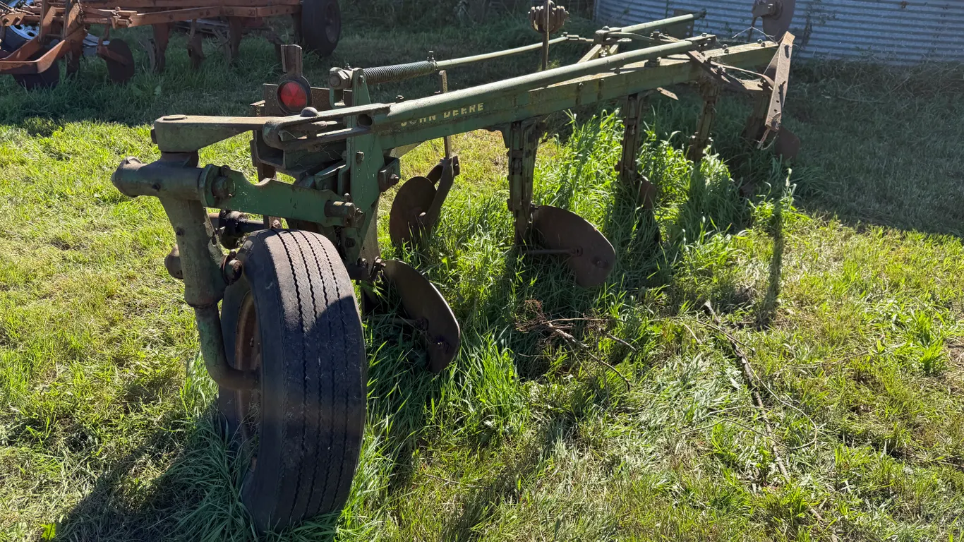 John Deere 5-14 5-Bottom Plow, Some Bad Moldboards, For Parts or Repair
