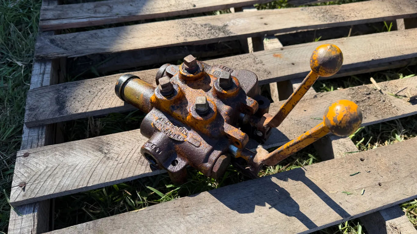 Hydraulic Loader Valve