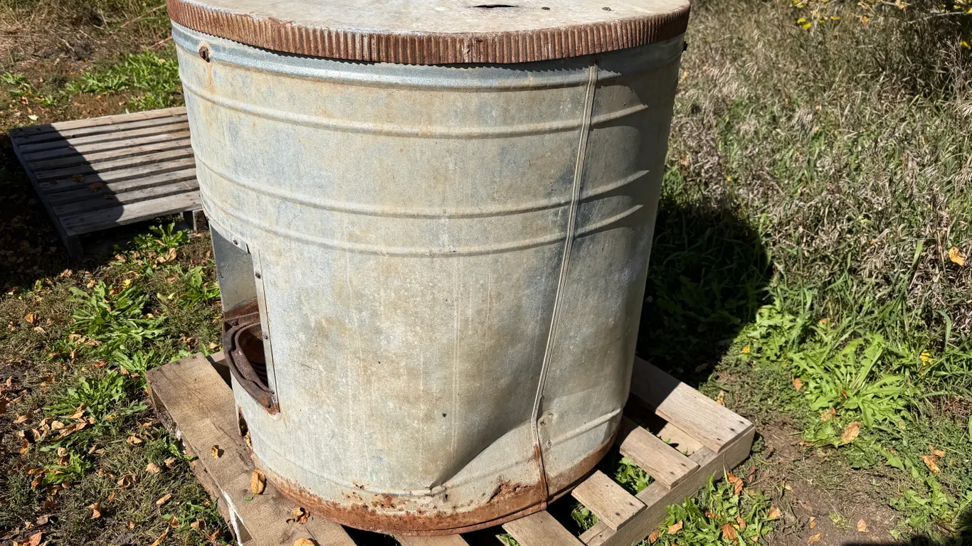 Pride Of The Farm Hog Waterer, Heater / Thermostat, Missing Power Cord