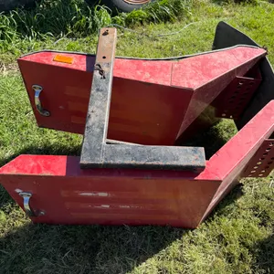 (2) Front Fenders Off International 88 Series Tractor