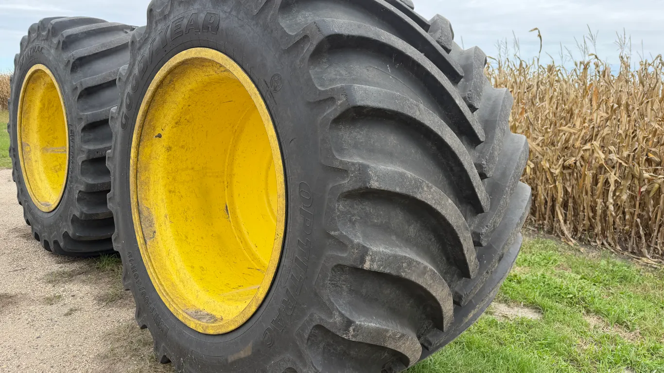 (2) Goodyear LSW1400/30R46 Combine Tires On John Deere 10-Bolt Steel Rims, Came off a 9770, Little S