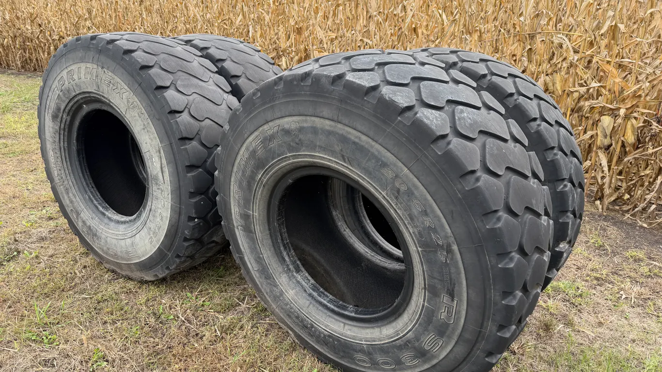 (4) Used 20.5R25 Tires