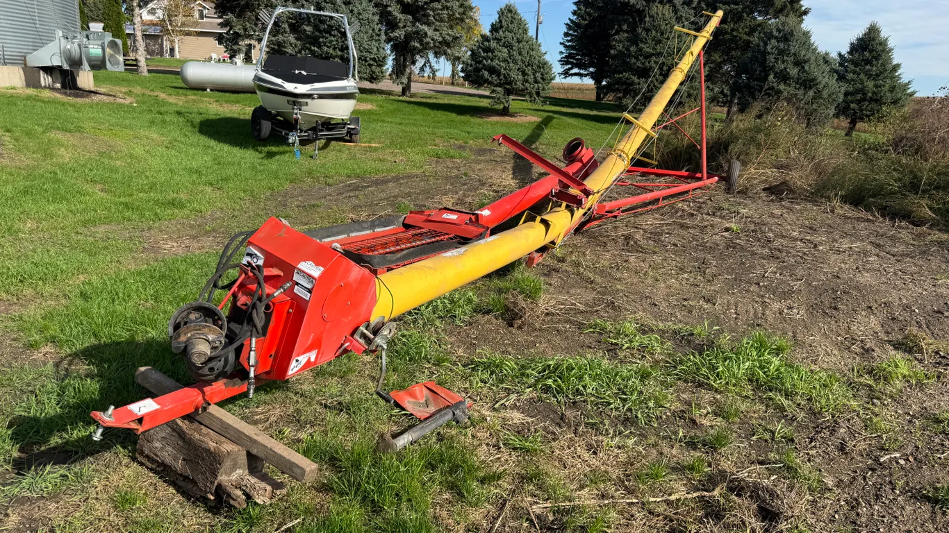 Westfield 10 X 81' Auger, To Be Sold For Parts, Comes With Swing Hopper