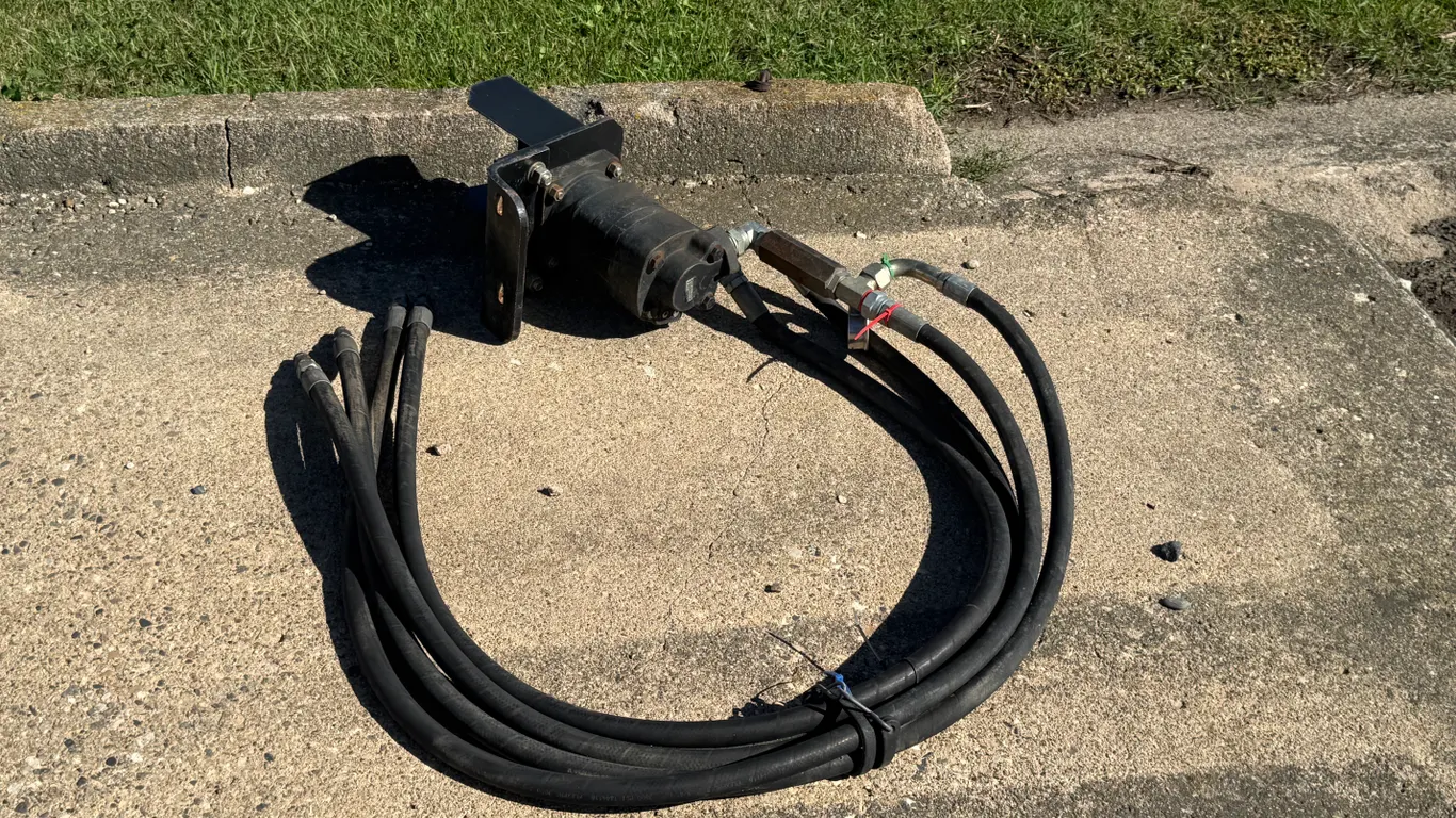 Hydraulic Drive Off A Brent 1080 Grain Cart, Working Order As Per Seller