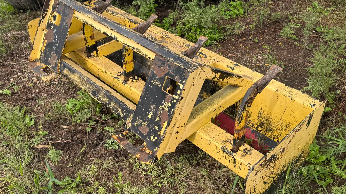 Skid Loader Mounted Box Blade With Adjustable Upper Teeth, 72" Wide, Replaceable Cutting Edge