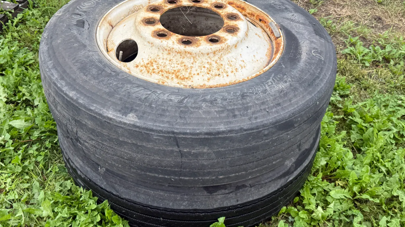 (2) 285/75R 24.5 Steer Tires On Steel 10 Bolt Rims