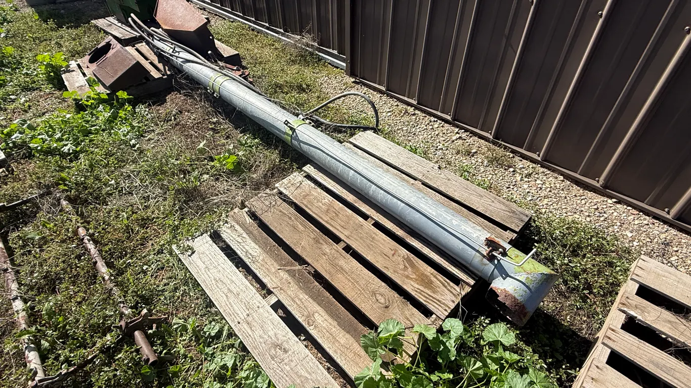 Hydraulic Gravity Box Auger, 6" - 11 Ft Long (Working Order)