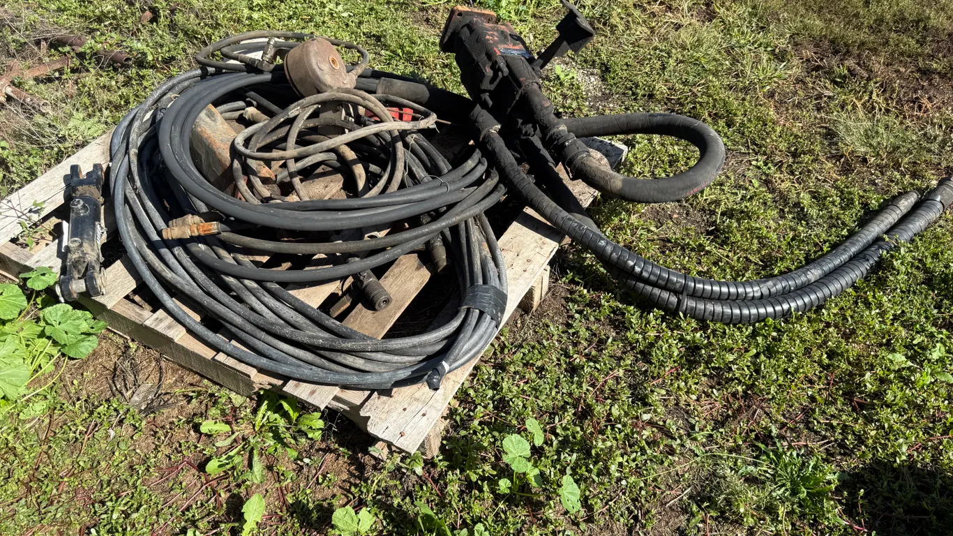 Hydraulic Pump Off A Truck And Misc Items