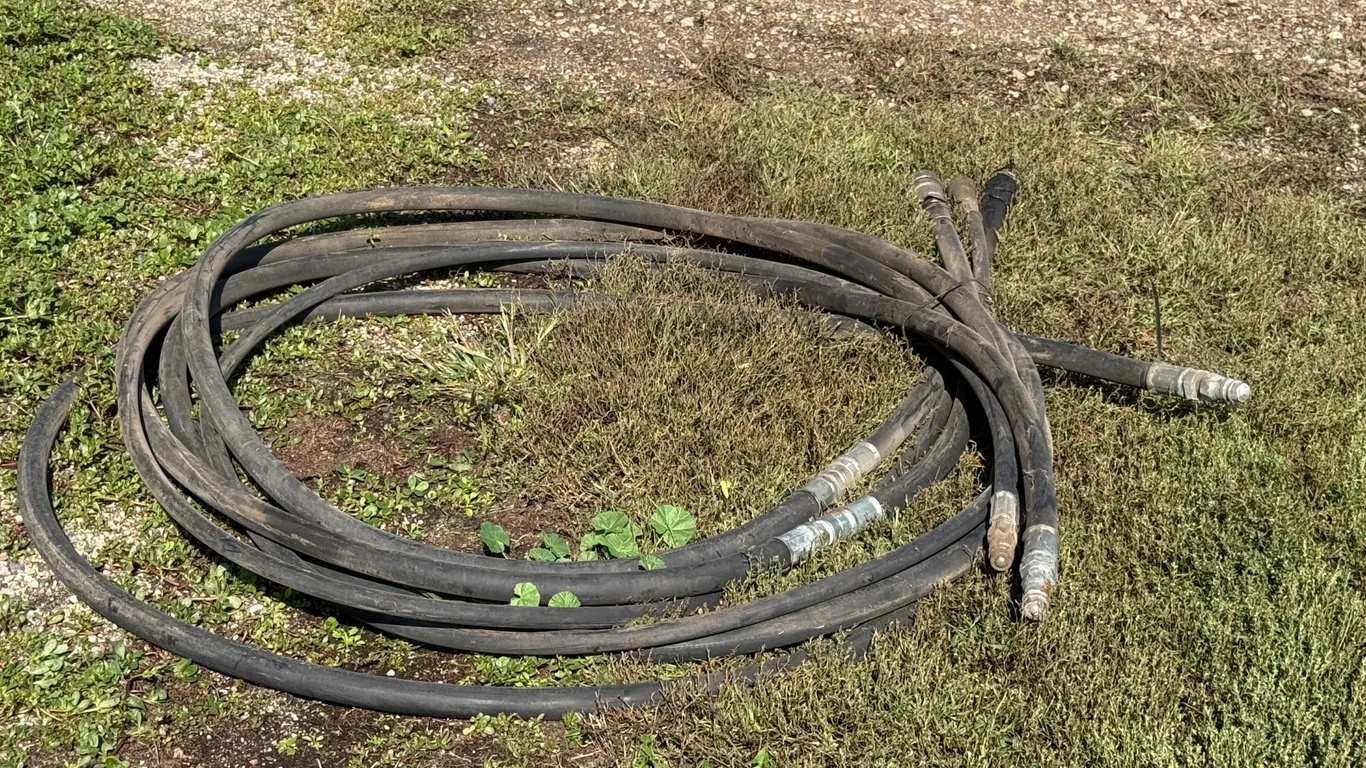 Assorted Hydraulic Hoses, Pioneer Ends