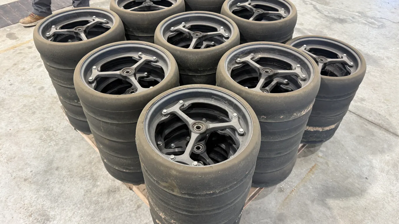 (44) Gauge Wheels Off John Deere 1775 Planter, Buying All for One Money