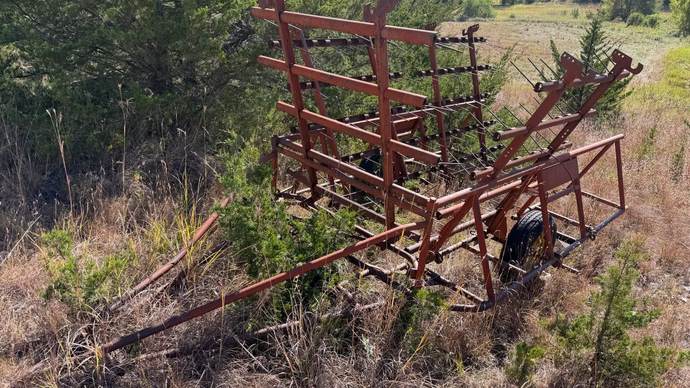 Drag Cart with (4) 4 ½’ 5-Bar Coil Tine Drag Sections