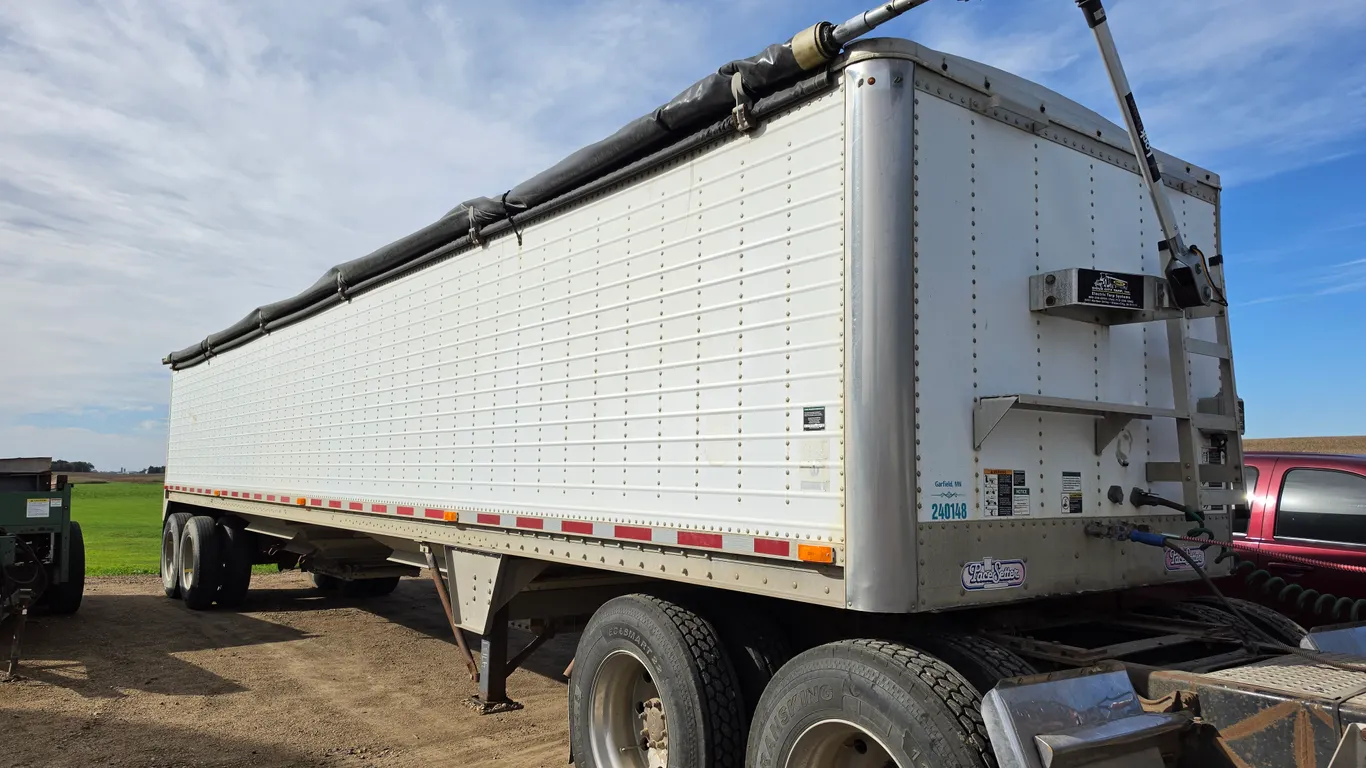 2005 Wilson 41’ Pace Setter Grain Trailer, Ag Hoppers, Air Ride, Model: DWH-500, Lock Down Electric