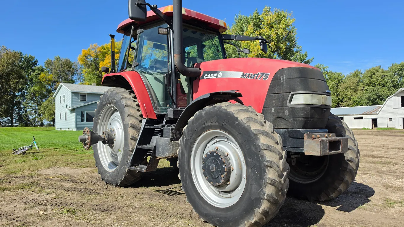 Case IH MXM175 MFWD Tractor, 11,498 Hours, Power Shift Transmission, 3pt with Rear Control, 4 Rear H