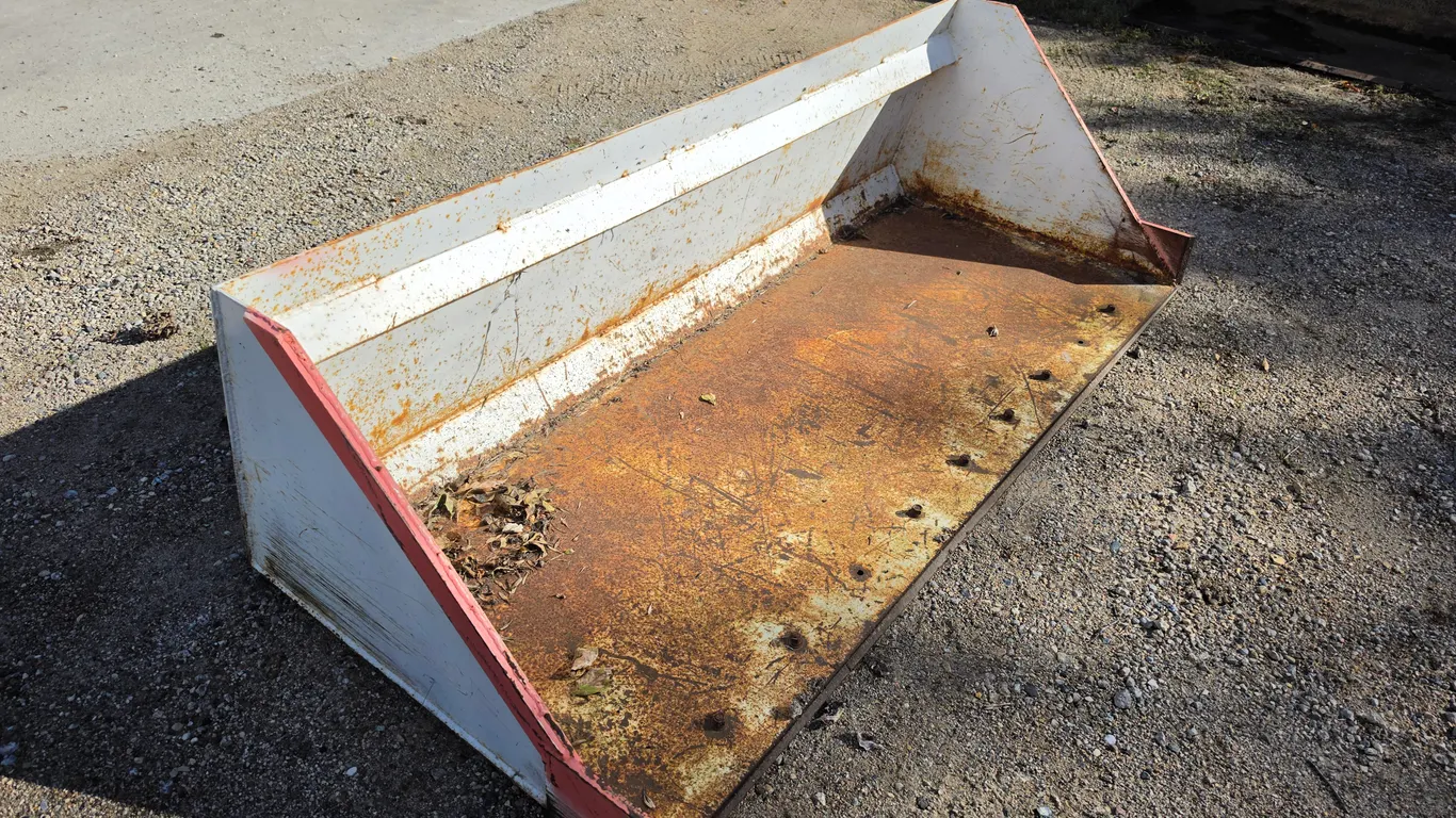 84” Bucket, Bolt on Cutting Edge Holes
