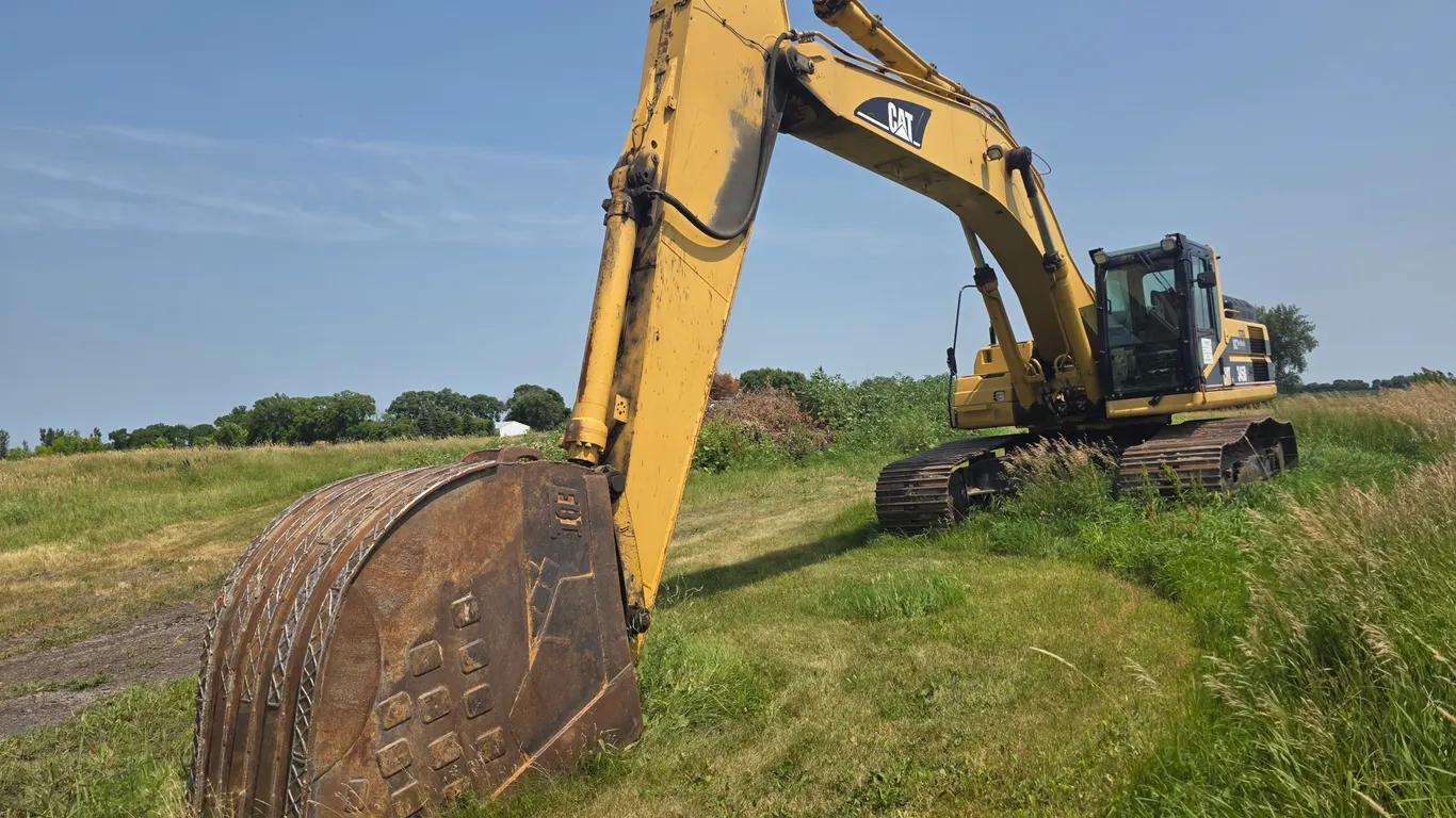 2002 CAT 345B Long Stick Excavator, 22'8" Reach, CAT C10 Engine, 36” Tracks, 15,756 Hours (Engine Re