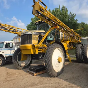 Rogator 1074 Self Propelled Sprayer, 4,879 Hours, 100' Booms, Currently Winterized, 320/90R50 Tires,