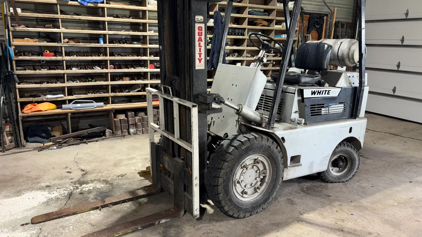 1978 White MY40 Forklift, 44” Forks, 176” Mast, 36” Carriage, 4000# Cap, Tilt, LP, 7.50-15 Pneumatic