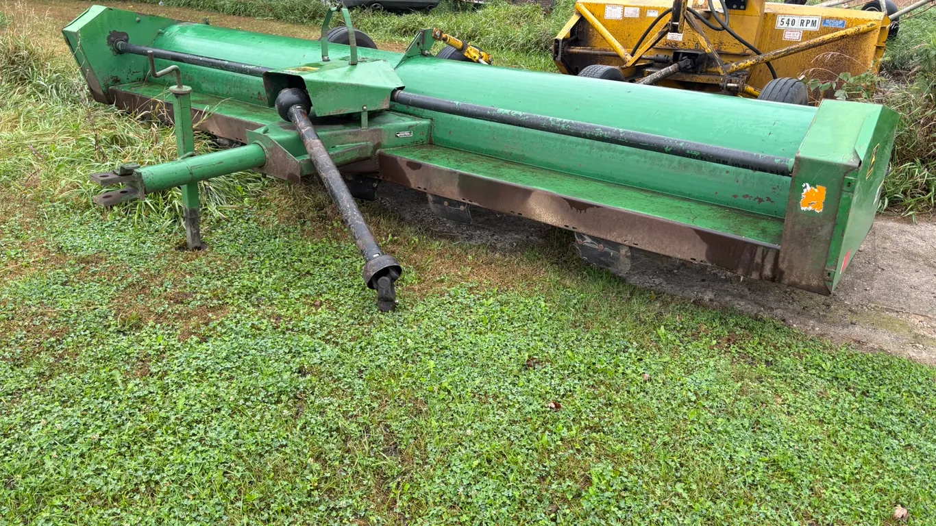 John Deere 27 Stalk Chopper, 15’, (4) Rear Wheels, 1-3/8” 1000 PTO, Turnbuckle