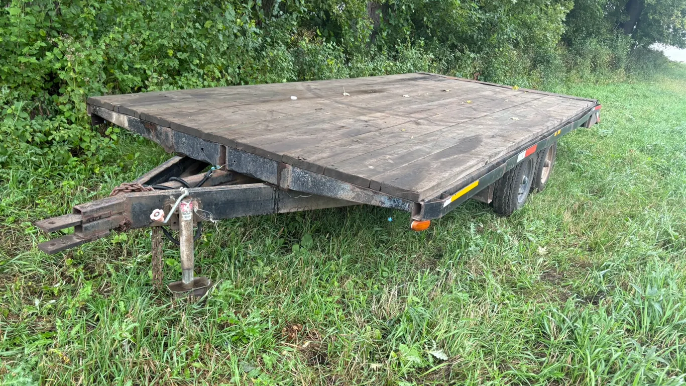 Flatbed Tandem Axle Trailer, 90”x18.5’, 16’ Flat 2” Wood Deck, 2.5’ Steel Beaver, Near New 7-14.5 Ti