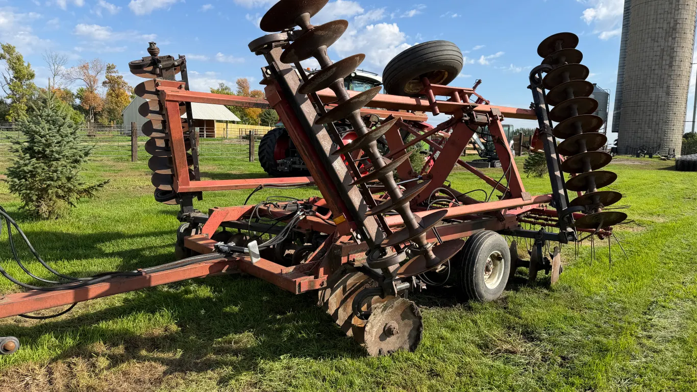 International 496 Disk, 24’, 3 Bar Coil Tine Harrow, Mud Scrapers
