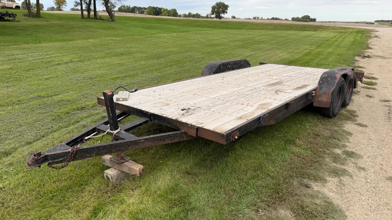 Tandem Axle Equipment Trailer, 82" Wide, 17 ½’ Deck + 2-1/2' Beavertail, 5-Bolt Hubs, Fairly New P23