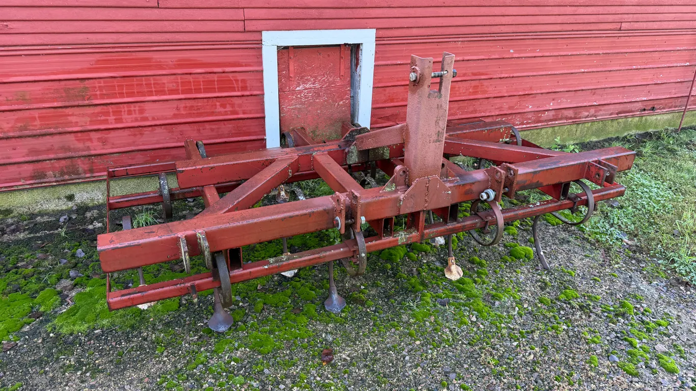 8' 3-Point Field Cultivator, 4" Shovels