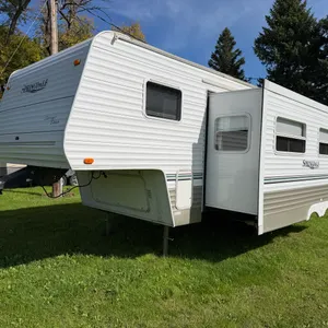 2004 Keystone Springdale 25' Fifth Wheel Camper, 1 Slide-Out, Electric / Propane Fridge, Tires 2016,