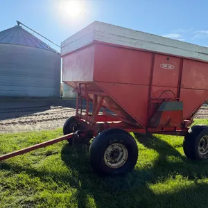 Farm King Gravity Box, 12.5L-15SL Tires, 6-Bolt Hubs, Wooden Stringer, Tires Hold Air, Stored Inside