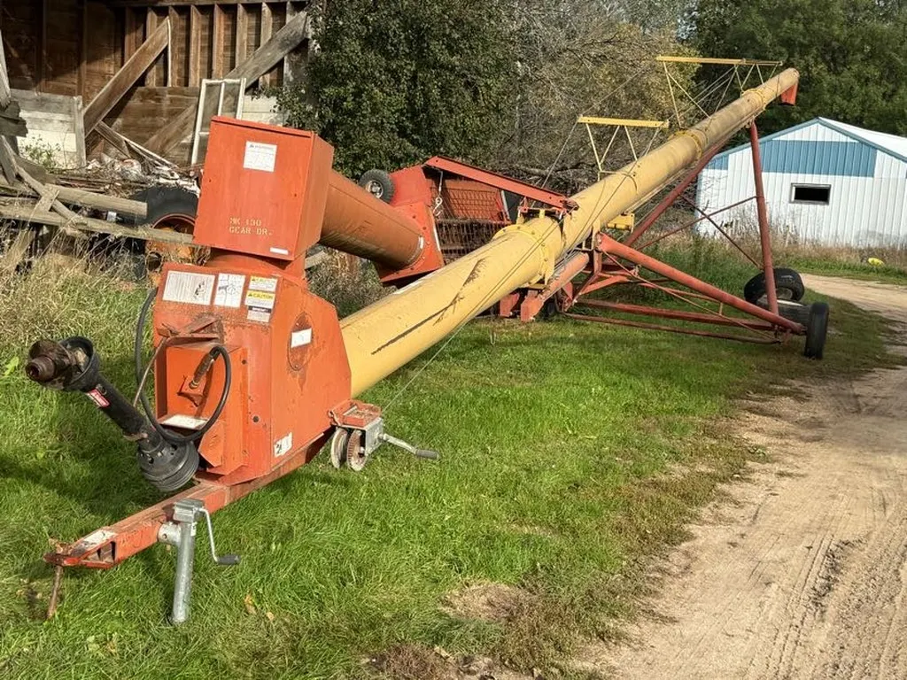 Westfield 13 X 71 Auger With Swing Hopper, Low Profile, Hydraulic Lift, 540 PTO, SN# 126848