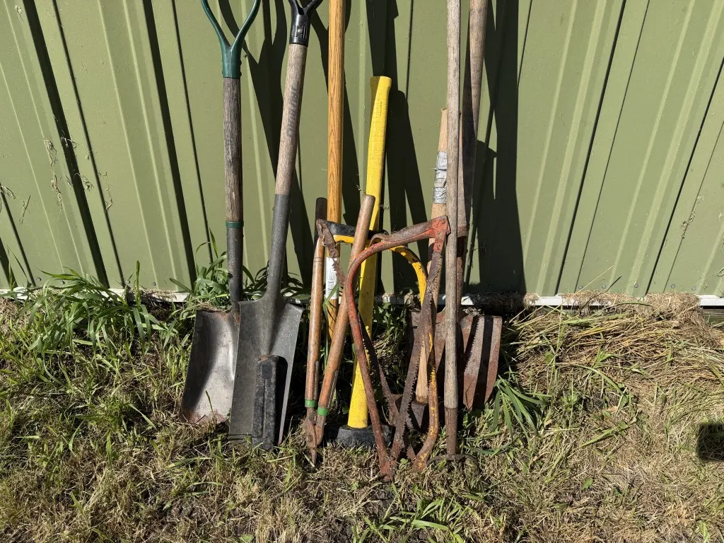 Spade Shovels And Sledgehammers (Lot 3)