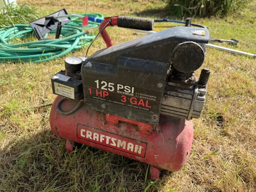 Craftsman 125 PSI Air Compressor, 1 Horsepower, 3-Gallon (Lot 9)