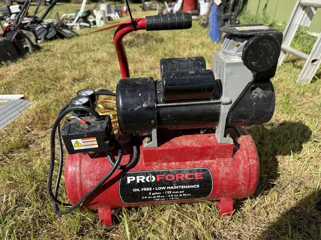 Pro-Force 3-Gallon Air Compressor, 125 PSI (Lot 10)