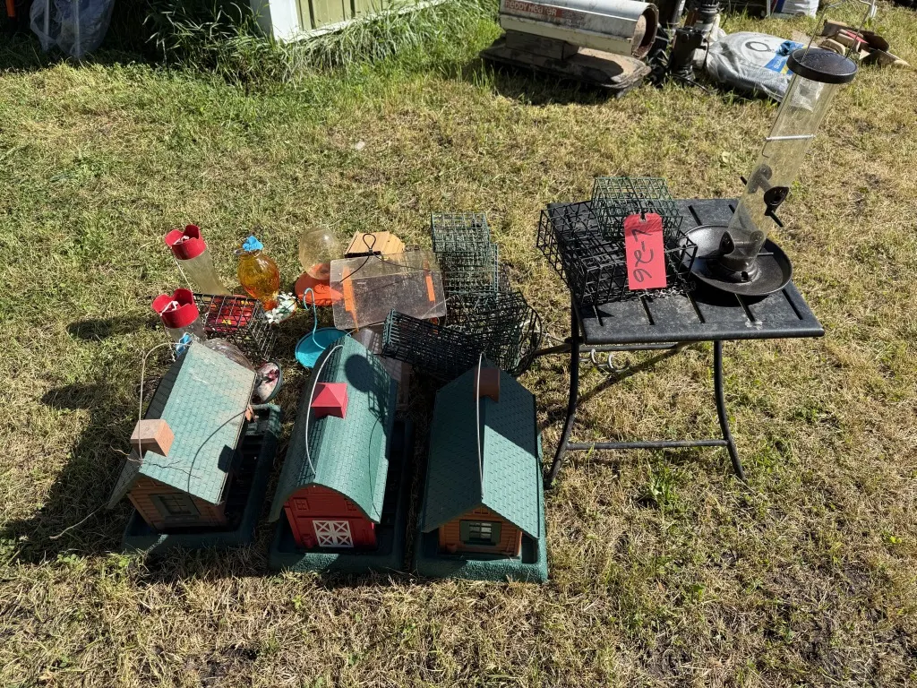 Assortment Of Miscellaneous Bird Feeders (Lot 26)