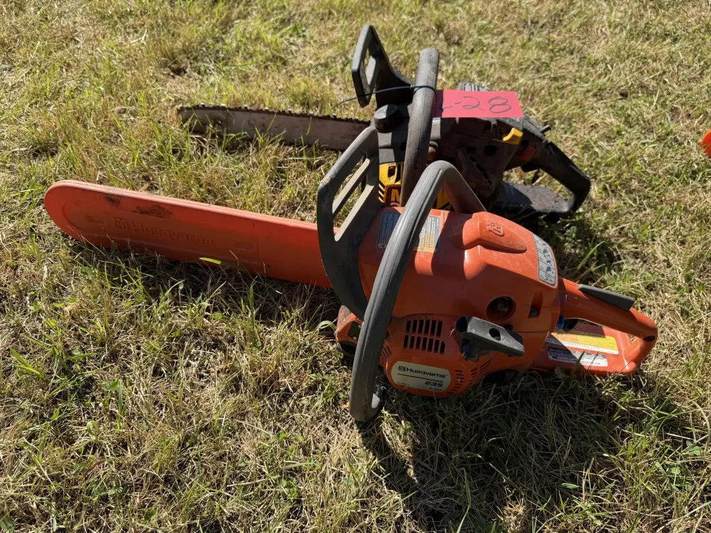McCulloch Mac 3200 And Husqvarna Chainsaws, Not Used For A Number Of Years (Lot 28)