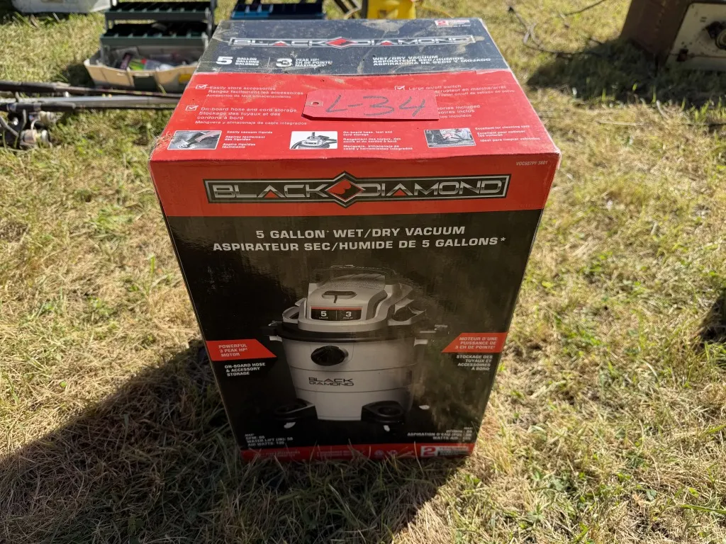 Black Diamond 5-Gallon Wet/Dry Vac, Appears New In Box (Lot 34)