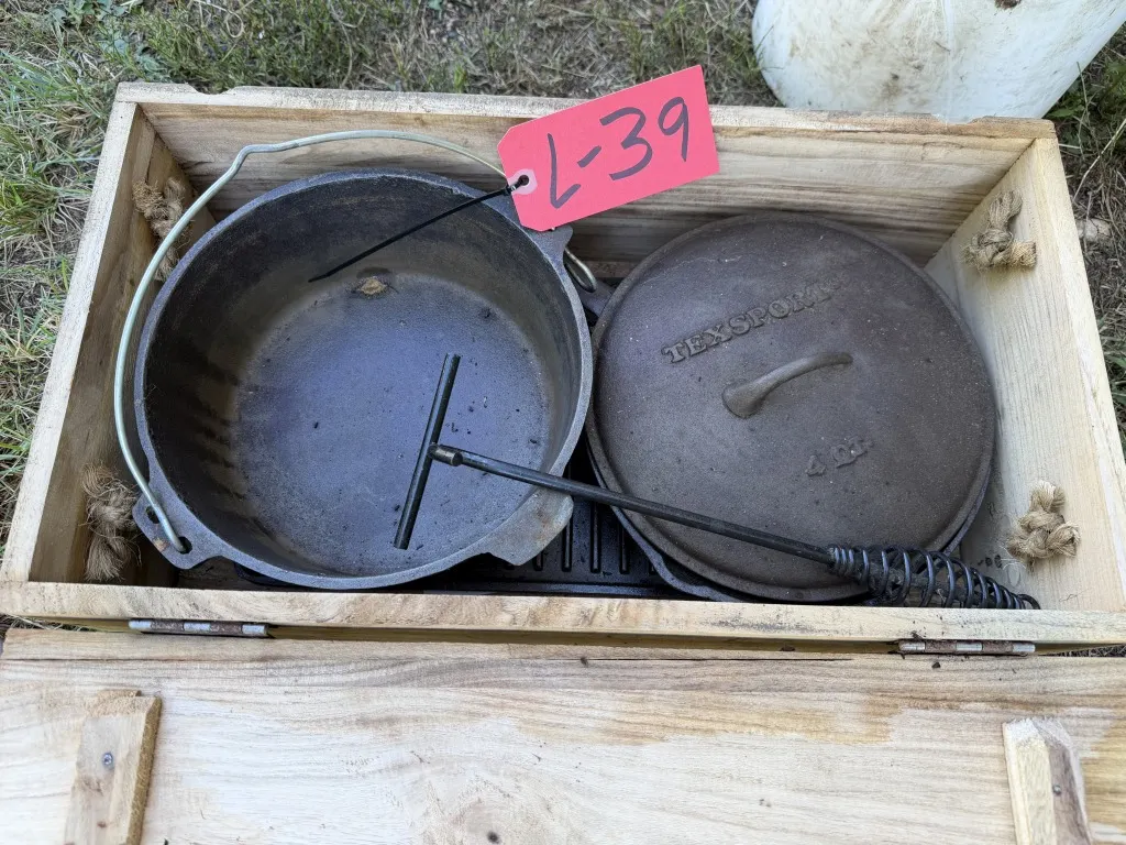 Cast Iron Cookware (Lot 39)
