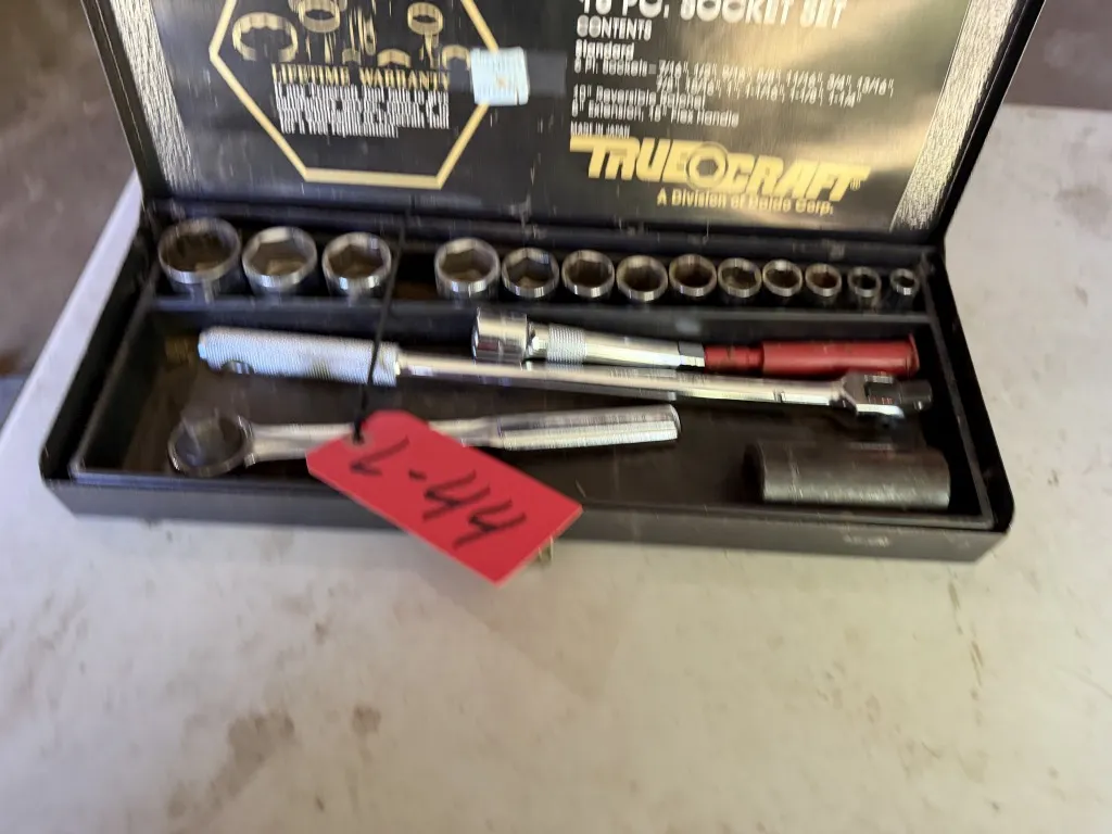 16-Piece 1/2" Drive Socket Set - 7/16" To 1-1/4" (Lot 44)