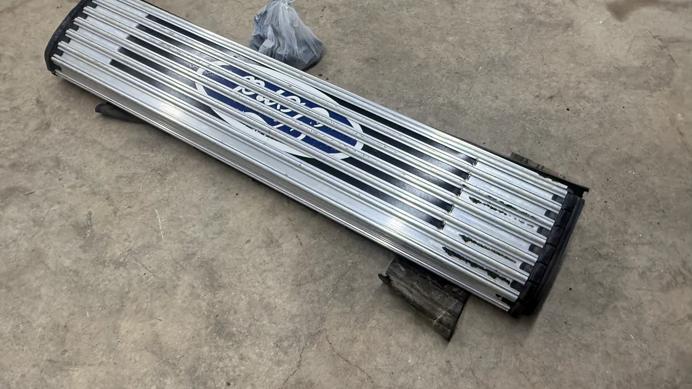 Aluminum Tonneau Cover For Ford F150 5 1/2 Ft Box, Complete With Everything That Is Needed For Insta