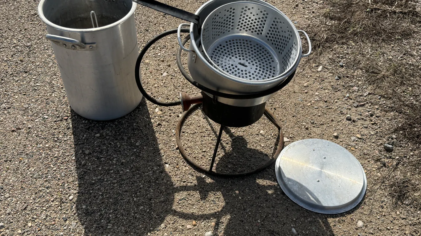 LP Cook Stove With Basket And Thermometer