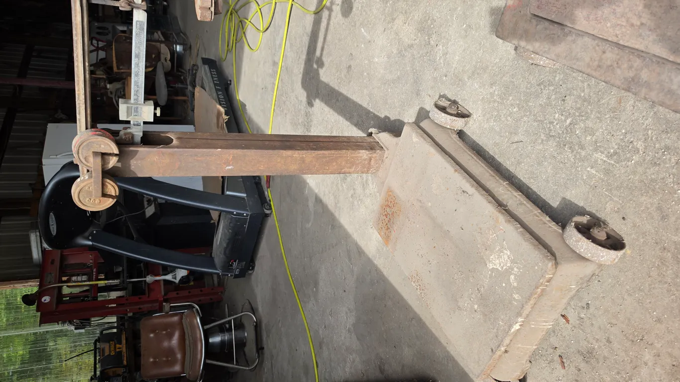 (1) Metal Granary Scale with Misc Weights