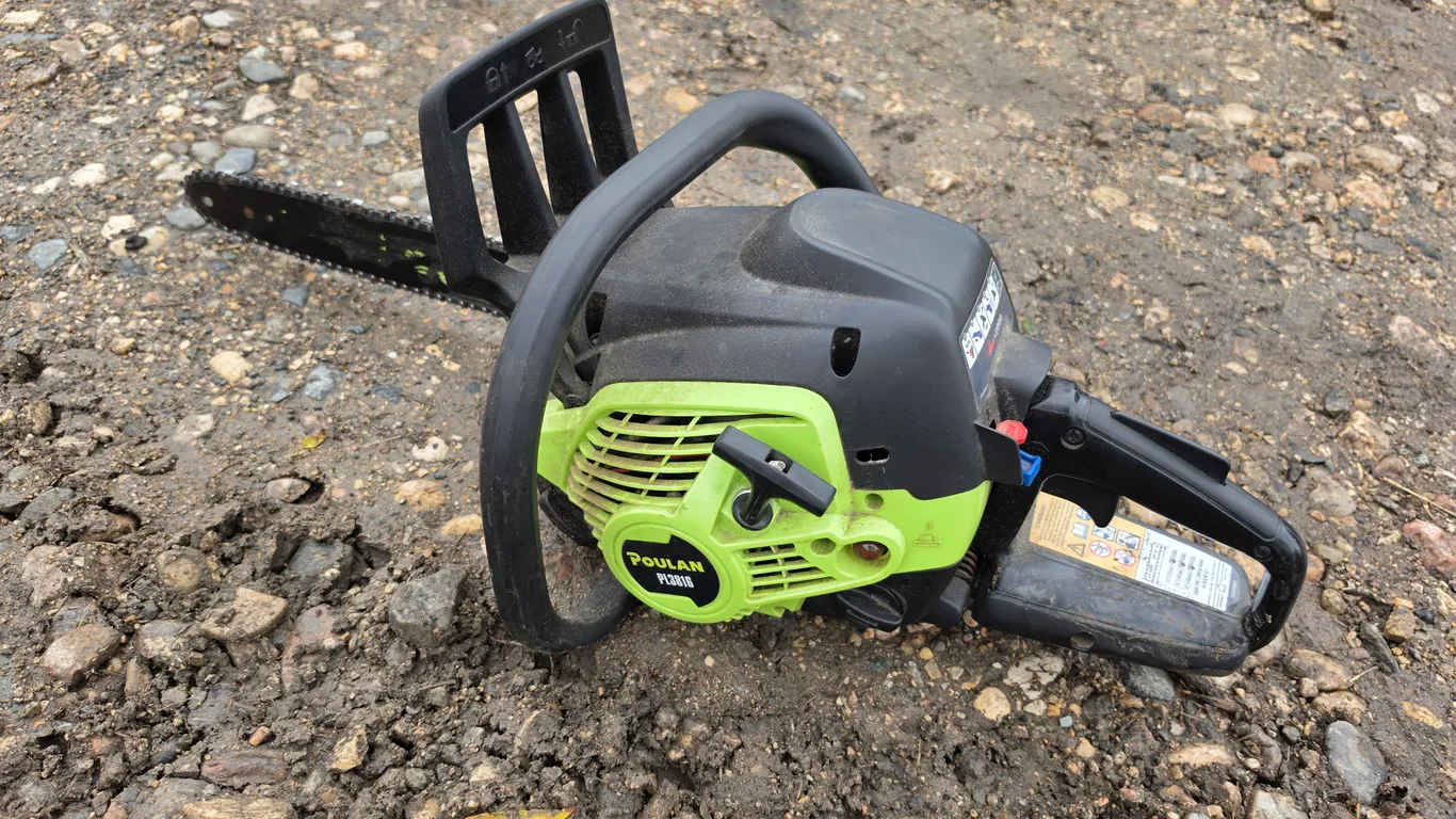 Poulan PL3816 Chainsaw, 16” Bar, Working Order Per Seller