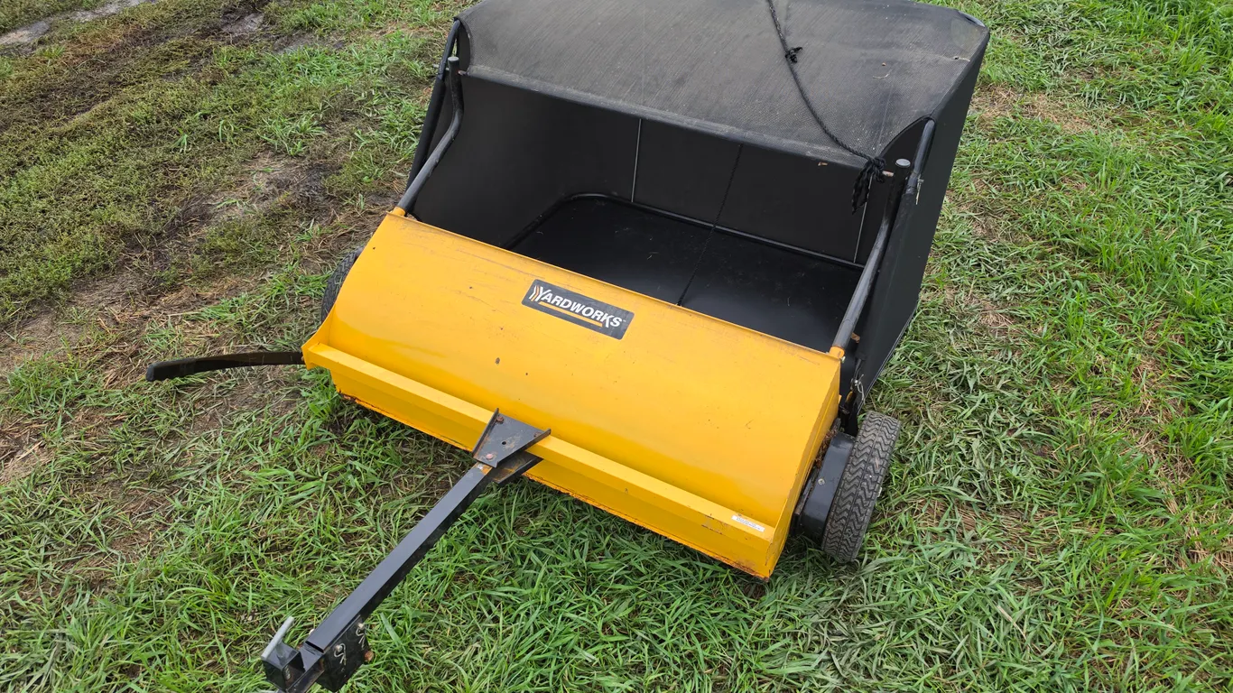 Yardworks Lawn Sweeper